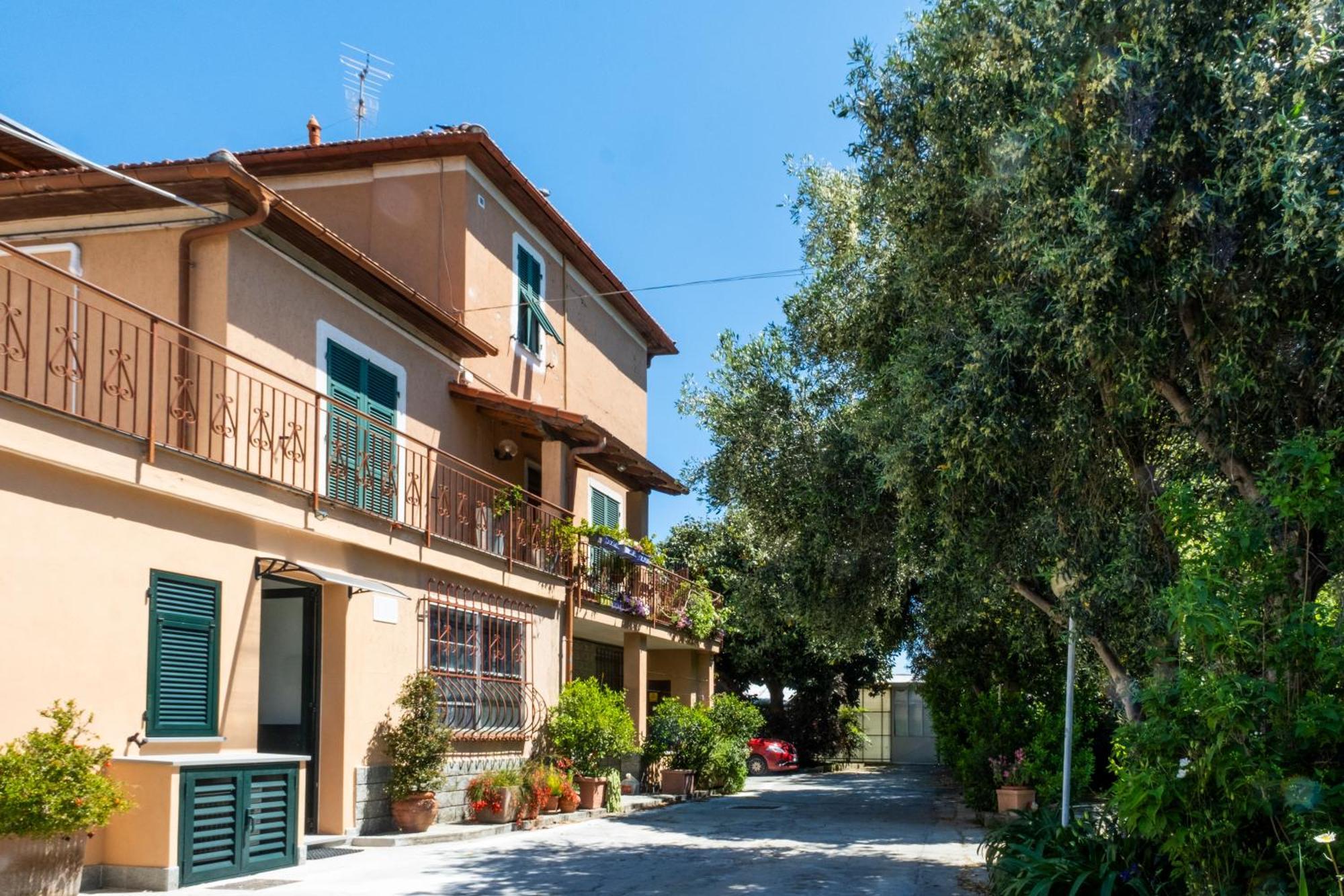 Agriturismo Giorgi Appartamenti In Riviera Ligure Альбенга Экстерьер фото